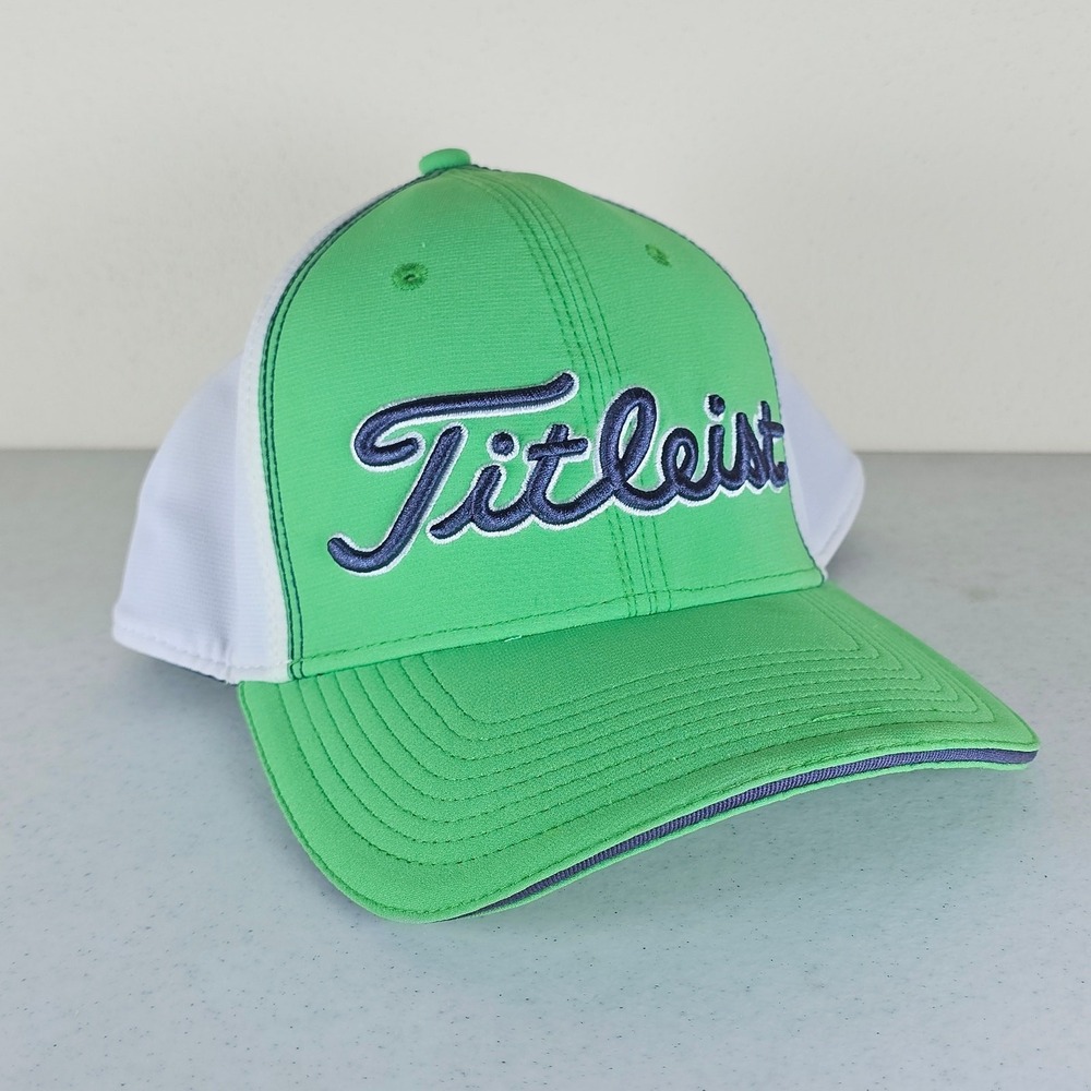 Rare Titleist Golf tag says S/M, seems larger Flex fit Fitted Hat Green/White